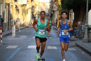 Atleti in gara nella 10 km maschile del 28° Trofeo Maria SS. degli Ammalati