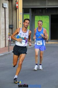 Atleti in gara nella 10 km maschile del 28° Trofeo Maria SS. degli Ammalati
