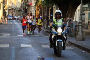 Atleti in gara nella 10 km maschile del 28° Trofeo Maria SS. degli Ammalati