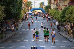 Atleti in gara nella 10 km maschile del 28° Trofeo Maria SS. degli Ammalati