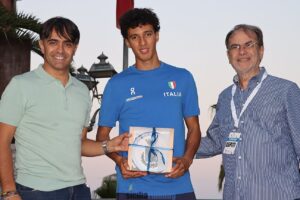 Nicolò Bedini con il premio della 28ª edizione
