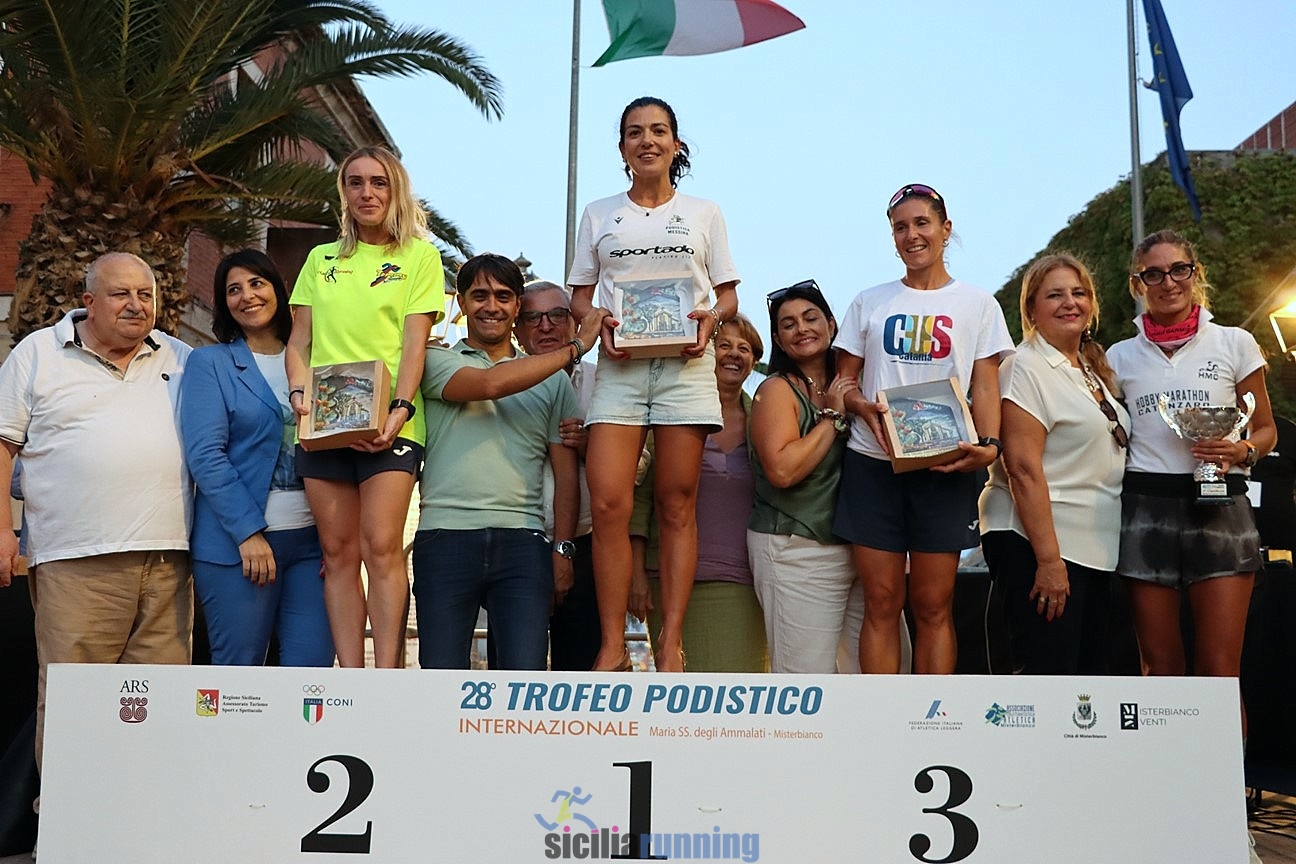 Il podio della 5 km femminile con Russo, Salemi e Di Maria