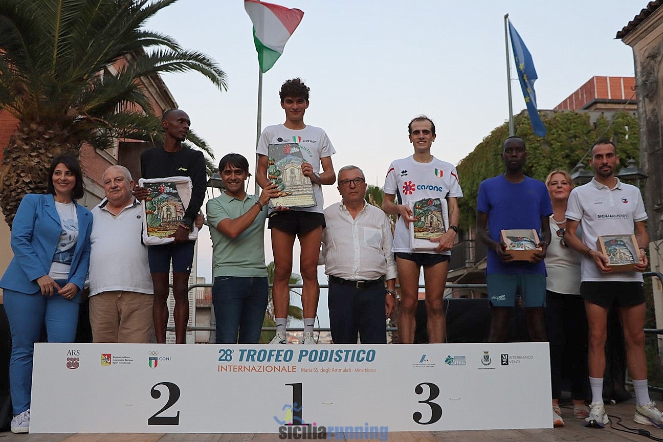 Il podio della 10 km maschile con Kimati Kithinji, Bedini e Alfieri